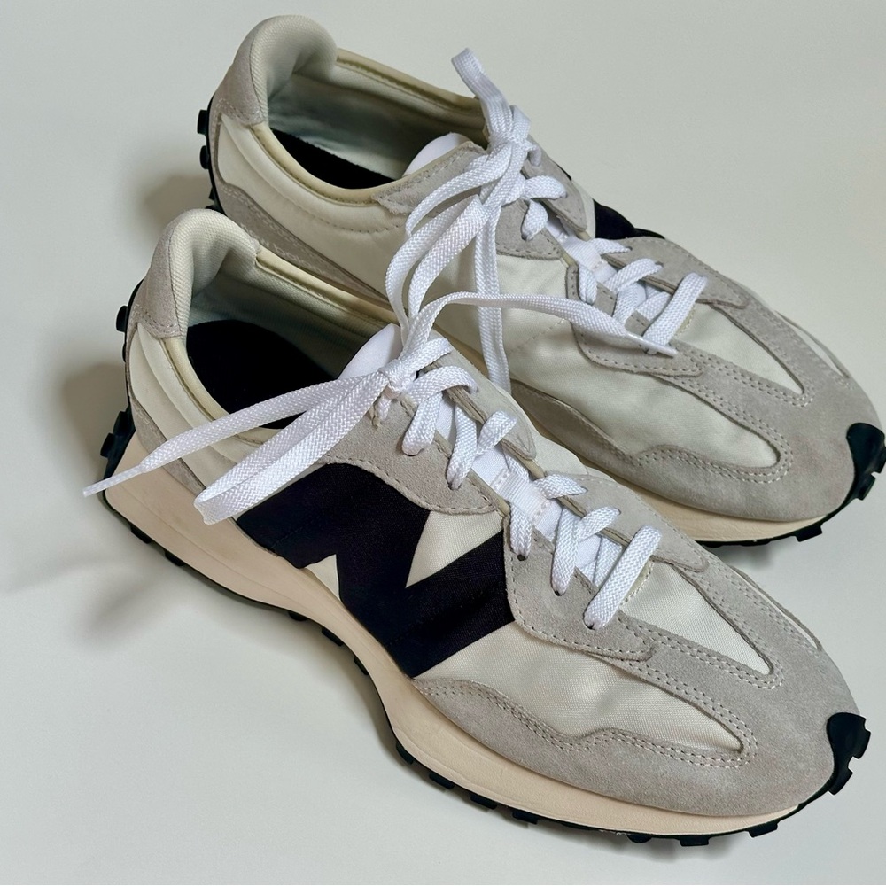 Barely worn New Balance 327 Moonbeam